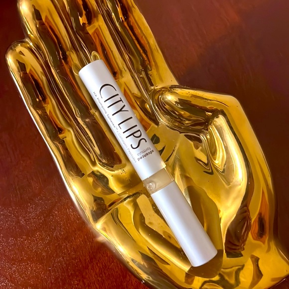 CITY LIPS. LIP PLUMPING. Advanced Formula. Clear - Picture 7 of 7